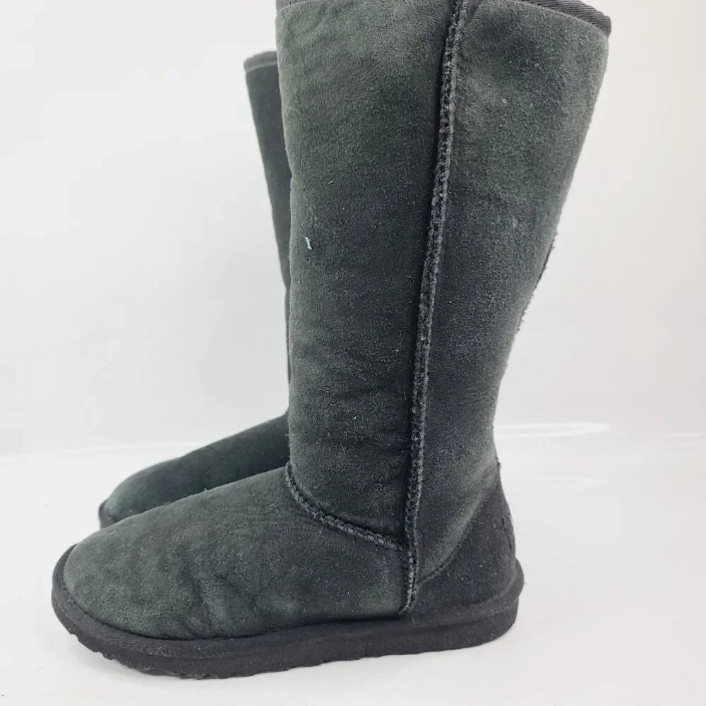 UGG girl black